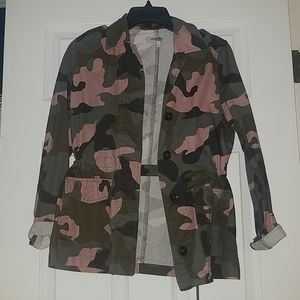 Super cute Camo jacket!! Adjustable waist band